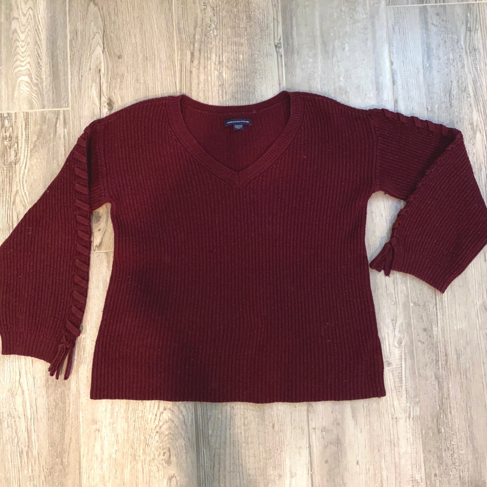 Maroon V neck American Eagle sweater